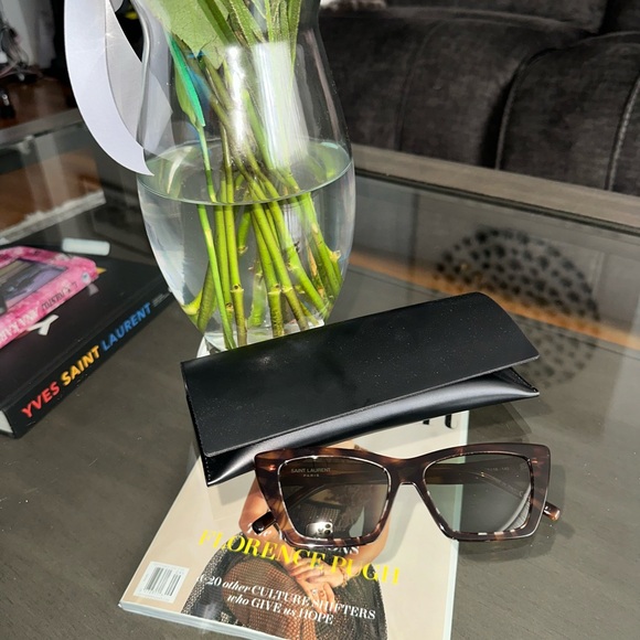 Ysl sunglasses - Picture 2 of 7